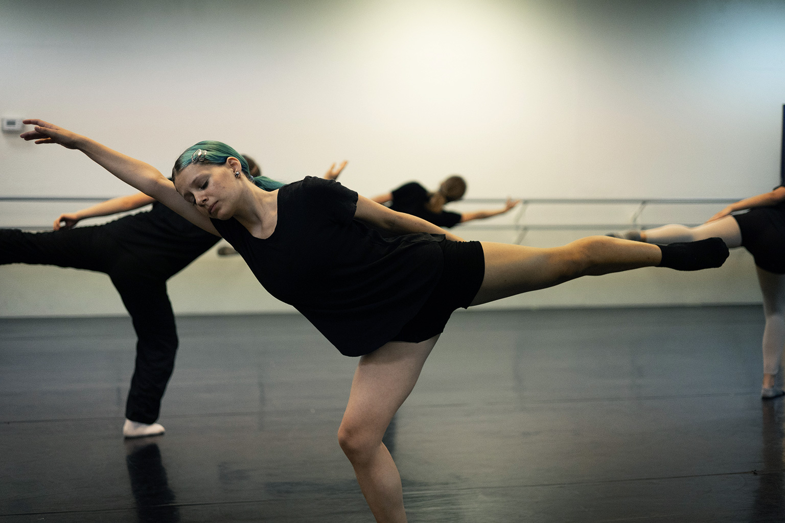 School of Ballet Tucson students in class.
